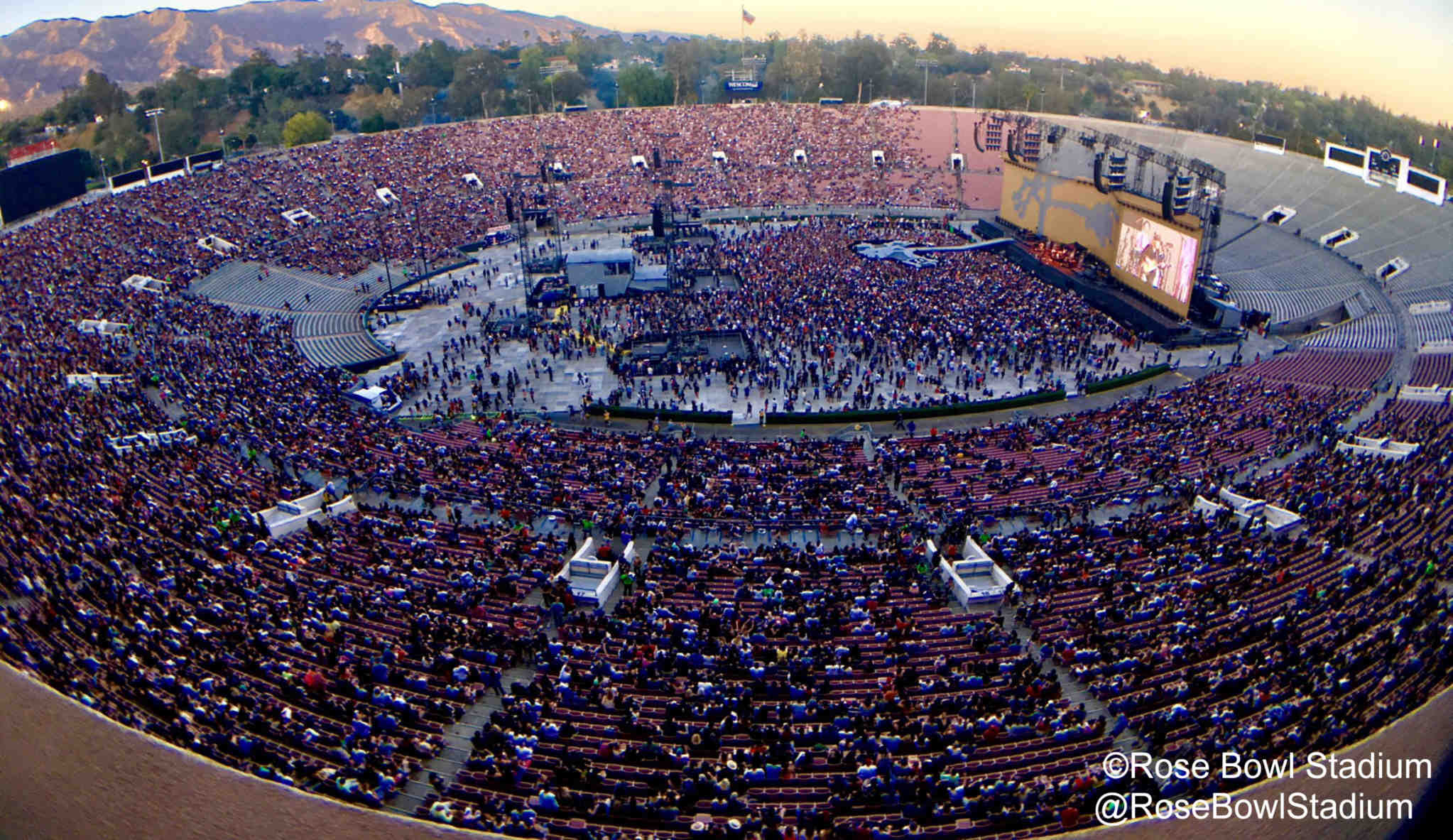 Bild zu: U2 at the Rose Bowl