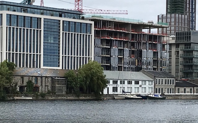 Bild zu: HQ wird abgerissen - neues U2-Museum/Zentrum entsteht