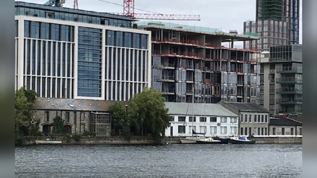Bild zu: U2 Visitor Centre - Stadtverwaltung genehmigt Pläne