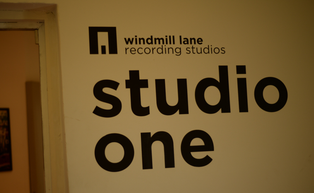 Bild zu: U2tour.de Gewinner zu Aufnahmen in den Windmill Lane Studios