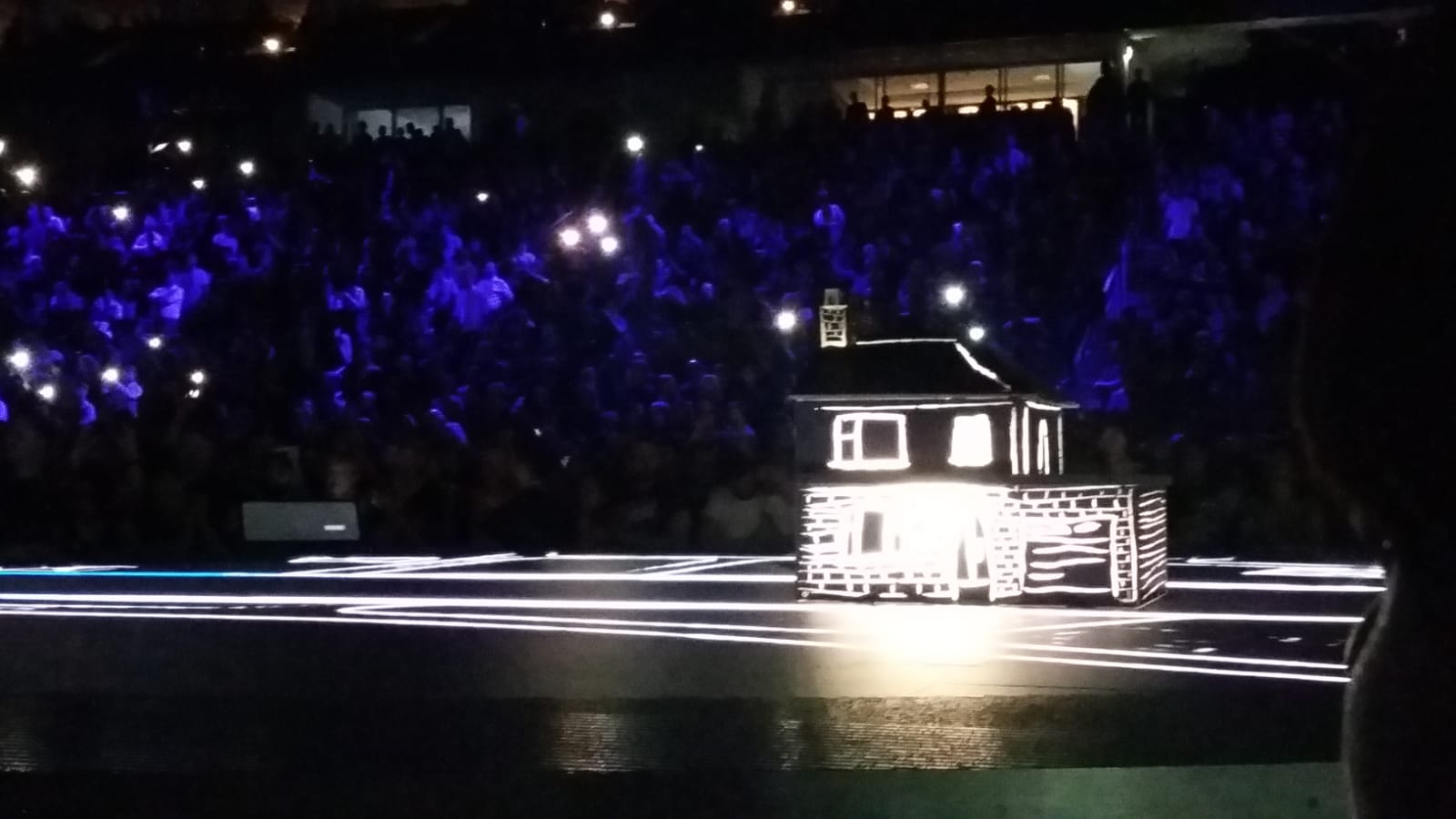 Bild zu: U2: 13.11.2018, Mercedes-Benz-Arena, Berlin – Tschüss U2-Familie!